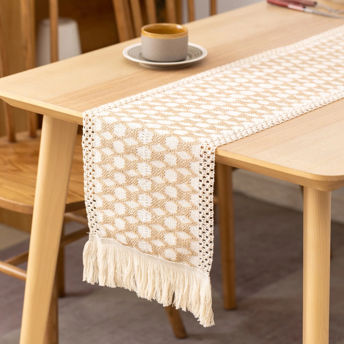 Trilho de Mesa Decorativo Boho em Algodão com Franjas – Estilo Natural para Sala e Cozinha